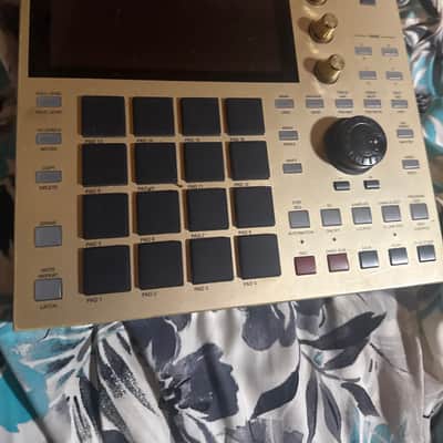 Akai MPC One Standalone MIDI Sequencer Gold Edition 2020 - Present - Gold image 3