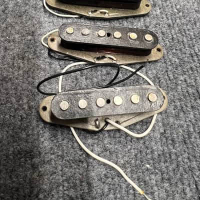 1976 Fender Stratocaster Pickups - Grey bottom image 12