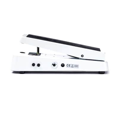 Dunlop 105Q Cry Baby Bass Wah image 5