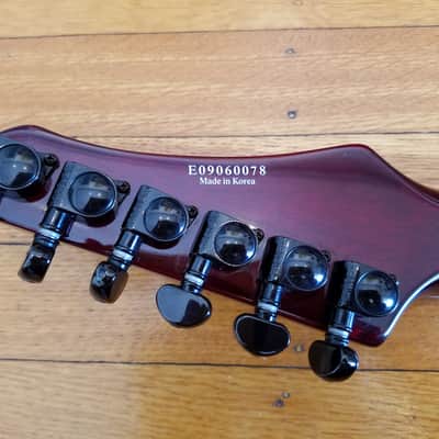 Michael Kelly Hex Deluxe Blood Red image 9