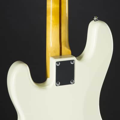 Vintage Reissued V4MVW Vintage White - 4-String Electric Bass image 10
