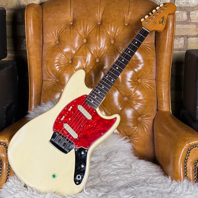 1966 Fender Duo Sonic Vintage Olympic White Electric Guitar W/ Original Case & Hangtag!