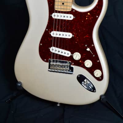 2009 Jade Pearl Metallic American Standard Stratocaster image 3