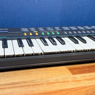 Casio SA-20 100 Sound Tone Bank Keyboard image 2