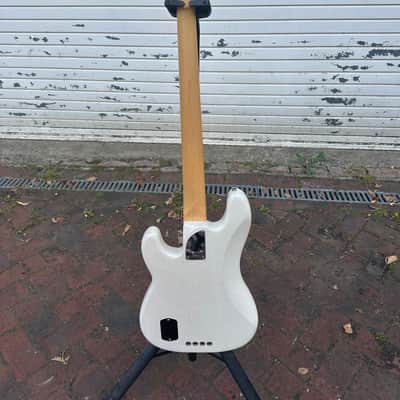 Fender American Deluxe Precision Bass image 2