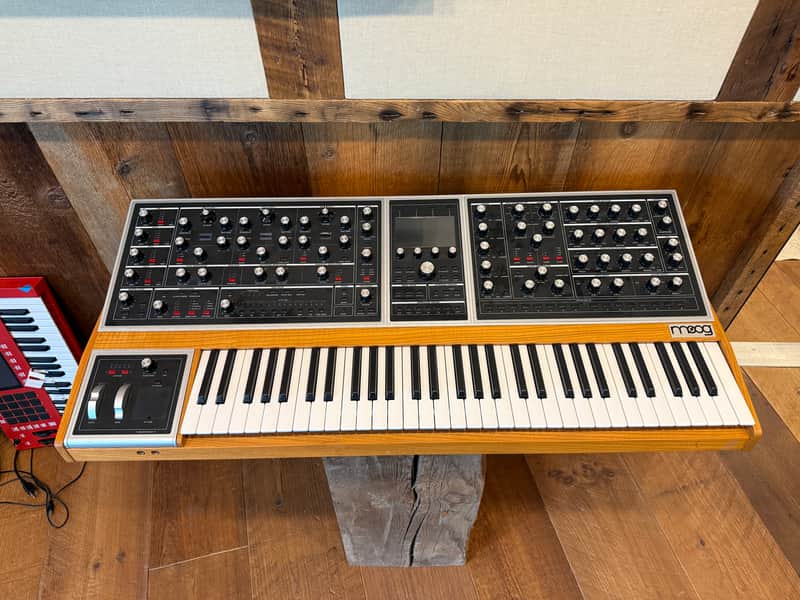 Moog One 8-Voice 61-Key Polyphonic Analog Synthesizer 2018 - Present - Black/Ash image 1