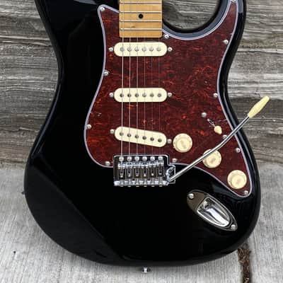 Tagima TG-530: Black w/Maple image 2