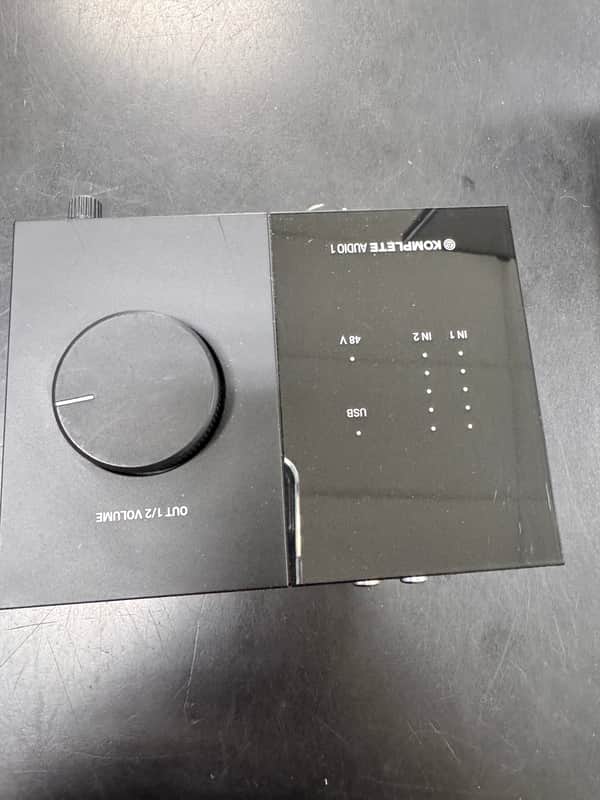 Native Instruments Komplete Audio 1 Desktop USB Audio Interface 2019 - Black image 1