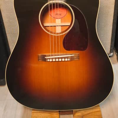 Gibson Custom 1942 Banner J-45 Reissue Vintage Sunburst 2023 image 1