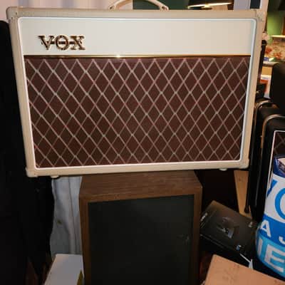 Vox AC15 C1 2023 - Tan On Tan image 2
