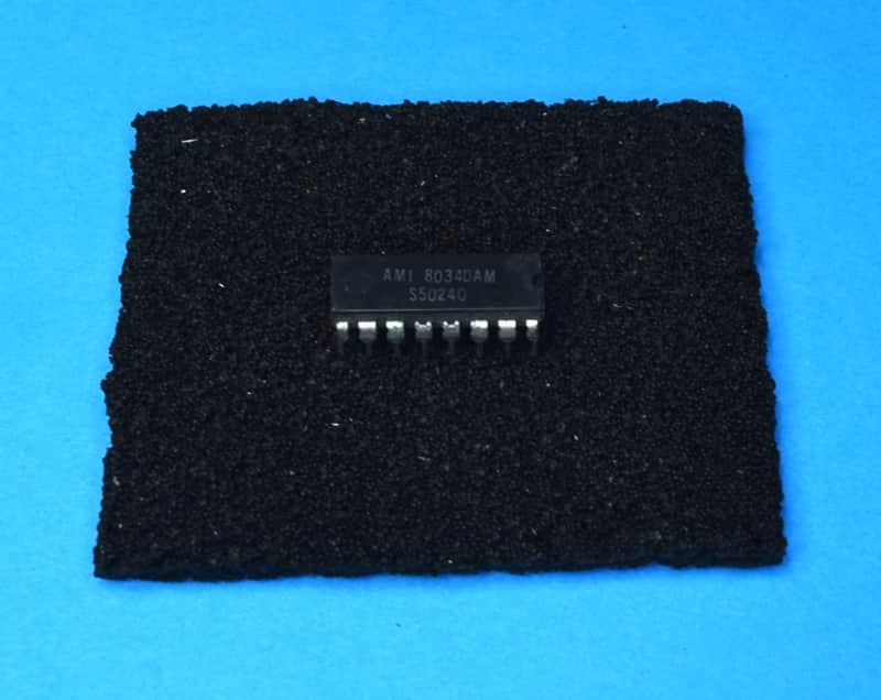 S50240 = MK50240 - 13 note Top Octave Synthesizer TOS - Chip for Moog, Hammond, ARP, Crumar, JEN, Elka, PAIA, Kimball, Lowrey, Vermona. image 1