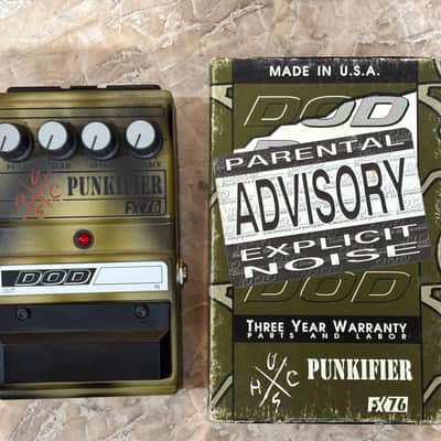 DOD Punkifier FX76 [NOS - New Old Stock, Complete with Box, Manual, Stickers etc] 1995 - 1997 Yellow & Black Matte Airbrush Finish image 6