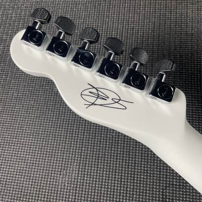 Fender Limited FINNEAS American Acoustasonic Telecaster - Satin Arctic White image 8