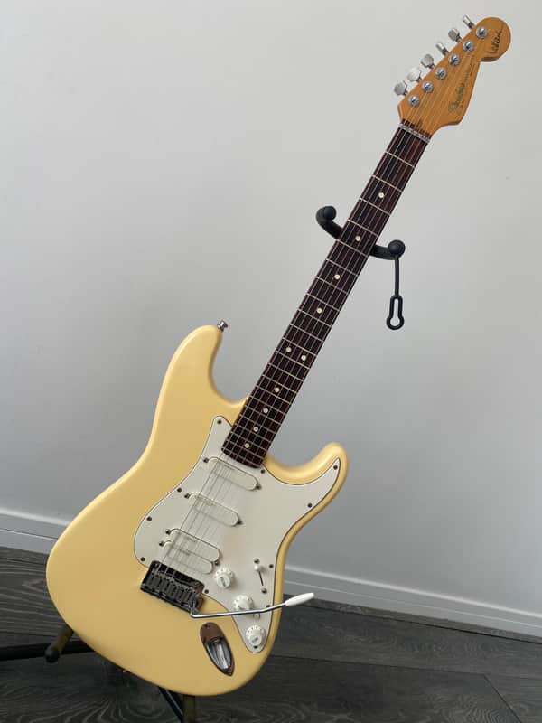 1994 Fender Jeff Beck Artist Series Stratocaster Vintage White
