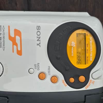 Sony WM-FS555 Early 2000s - White orange gray image 9