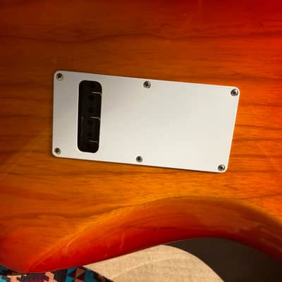 G&L USA Comanche 1/4 sawn Maple Neck 2016 Honeyburst image 2