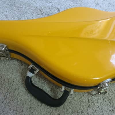 Eastman Fiberglass Guitar Case Yellow 39X14X3 Fits Fender Gibson Ibanez Telecaster Strats Les Paul image 7