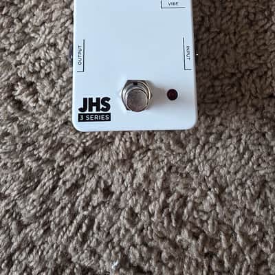 JHS 3 Series Chorus 2020 - Present - White image 1