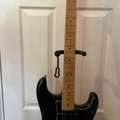 Fender Stratocaster Special HSS 2015 - Black/Maple Neck image 4