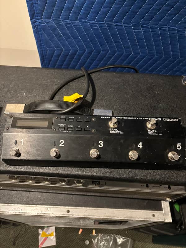 Boss ES-5 Effects Switching System