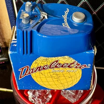Danelectro MILKSHAKE CHORUS (New Old Stock) - Blue image 5
