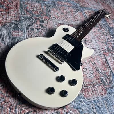 Epiphone Les Paul Studio - Alpine White W/ Gigbag image 2