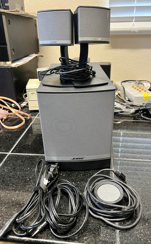 Bose Companion 3 Series II Multimedia Computer Speaker System w/ Subwoofer, Speakers & Cords image 1