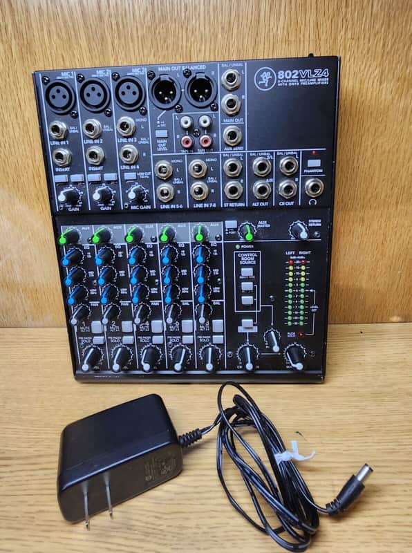 Mackie 802VLZ4 8-Channel Mic / Line Mixer 2014 - Present - Black image 1