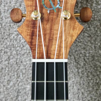 Big Island Ukulele Co. Solid Koa Deluxe Soprano Abalone Inlay KX-SPG W/ Carrying Case image 11