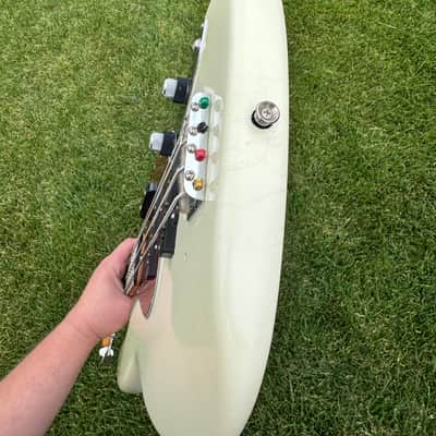 Fender Custom Shop 1961 Jazz Bass Closet Classic Custom Shop 2012 - Artic White Nitro (Relic Checking) image 17