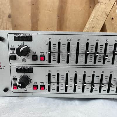 DBX 231S Dual Channel 31 Band Graphic Equalizer EQ - Tested & Working - READ image 3