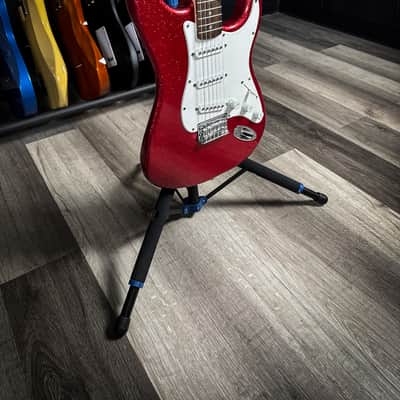Squier Limited Edition Bullet Stratocaster SSS - Red Sparkle image 3