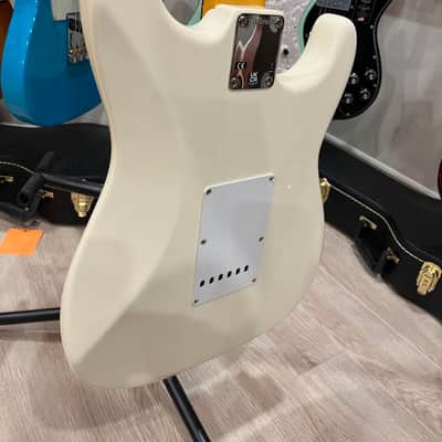 Fender American Vintage II '61 Stratocaster Left-Handed 2022 Olympic White image 8