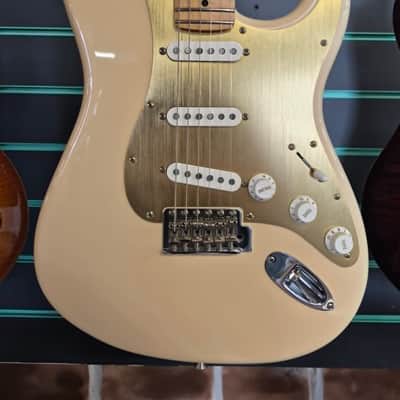 Fender American Special Stratocaster Olympic White 2018 Electric Guitar image 5