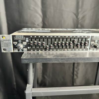 Behringer Ultragraph Pro FBQ1502HD 15-Band Stereo Graphic EQ image 1
