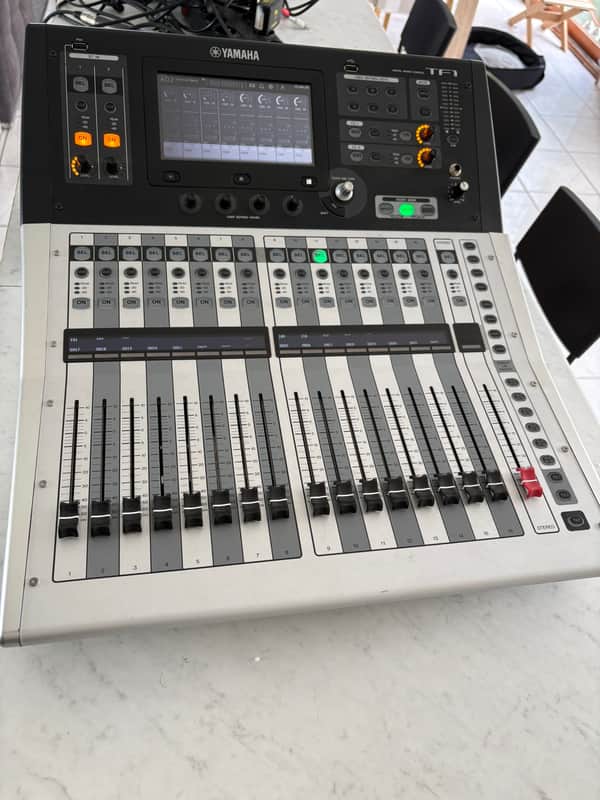 Yamaha TF1 40 Input Digital Mixing Console 2015 - Present - Grey / Black image 1