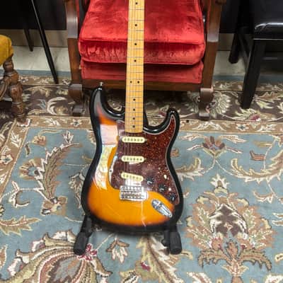 Fender Player II Stratocaster SSS 2024 - Present - 3-Color Sunburst image 1