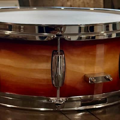 Gretsch Catalina Ash 5.5x14 snare drum - natural to tobacco image 2