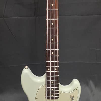 Fender Offset Series Mustang Bass PJ with Rosewood Fretboard 2016 - 2017 - Olympic White image 3