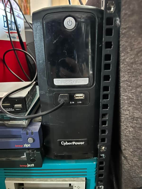CYBERPOWER AVR Automated Voltage Regulator Power Strip UPS Backup Battery image 1