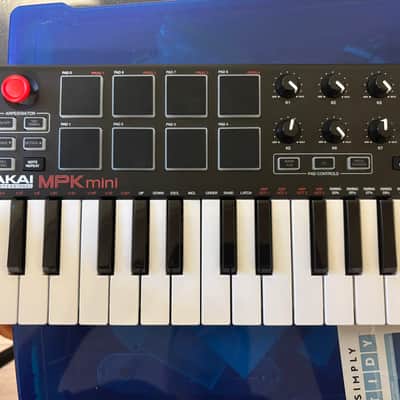 Akai MPK Mini MKII 25-Key MIDI Controller 2014 - Present - White with Black Keys