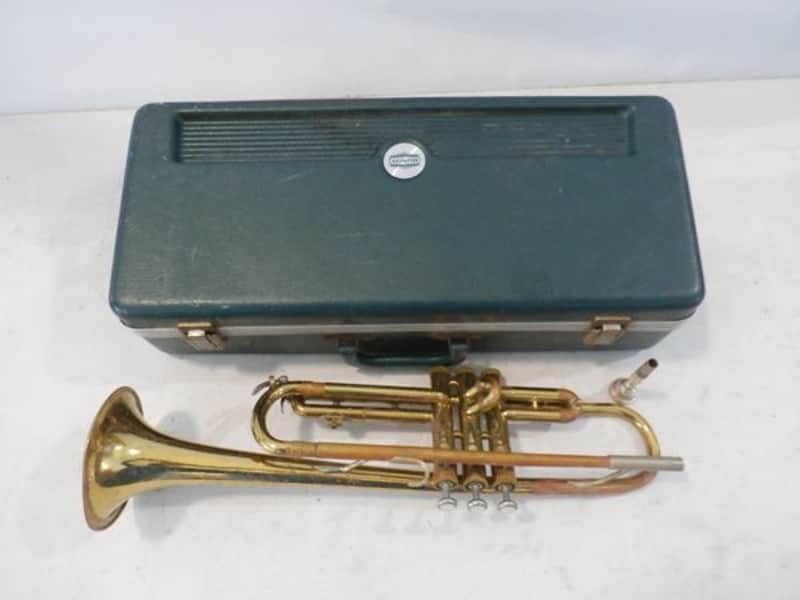 Selmer Bundy Trumpet, USA, with case and mouthpiece image 1