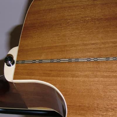 Alvarez 5064 (1982 or older) Natural, with rare Florentine Cutaway image 15