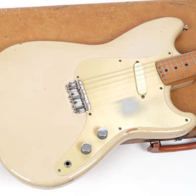 1957 Fender Musicmaster - Desert Sand - Anodized Pickguard - V Neck Profile image 4