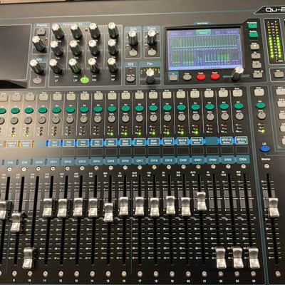 Allen & Heath QU-24 24-Channel Digital Mixer 2022 - Present - Black image 2