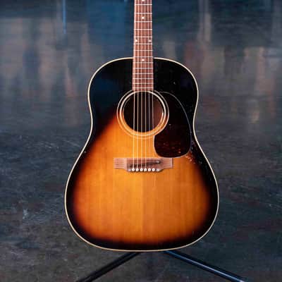 Gibson J-45ADJ - 1968 - Sunburst image 2