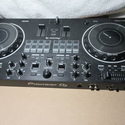Pioneer DDJ-REV1 2-Channel DJ Controller 2022 - Present - Black image 1