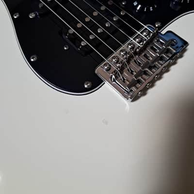 Fender Modern Player Stratocaster HSS - Olympic White image 3
