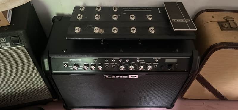 Line 6 Spider IV 120 120-Watt 2x10" Stereo Digital Modeling Guitar Combo 2009 - 2016 - Black image 1