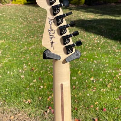 Charvel Warren DeMartini 2023 - Blood & Skull image 7